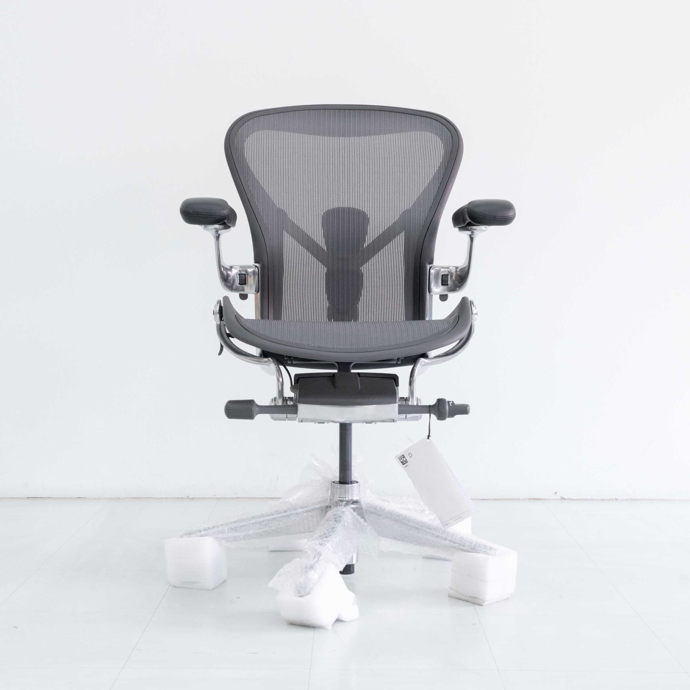 Herman Miller Remastered Aeron Chair – Graphite | Aluminium Frame