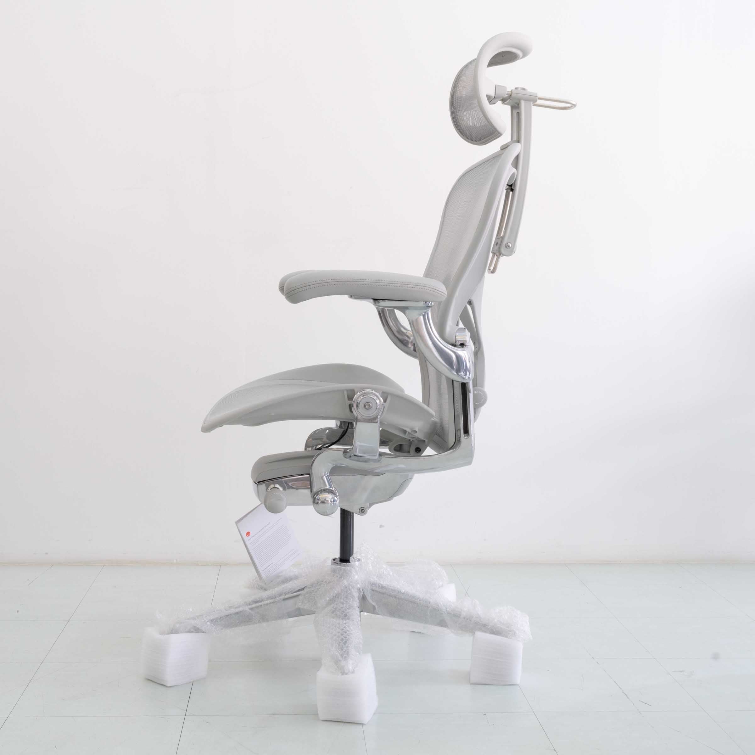 Herman Miller Remastered Aeron Chair – Mineral | Aluminium Frame