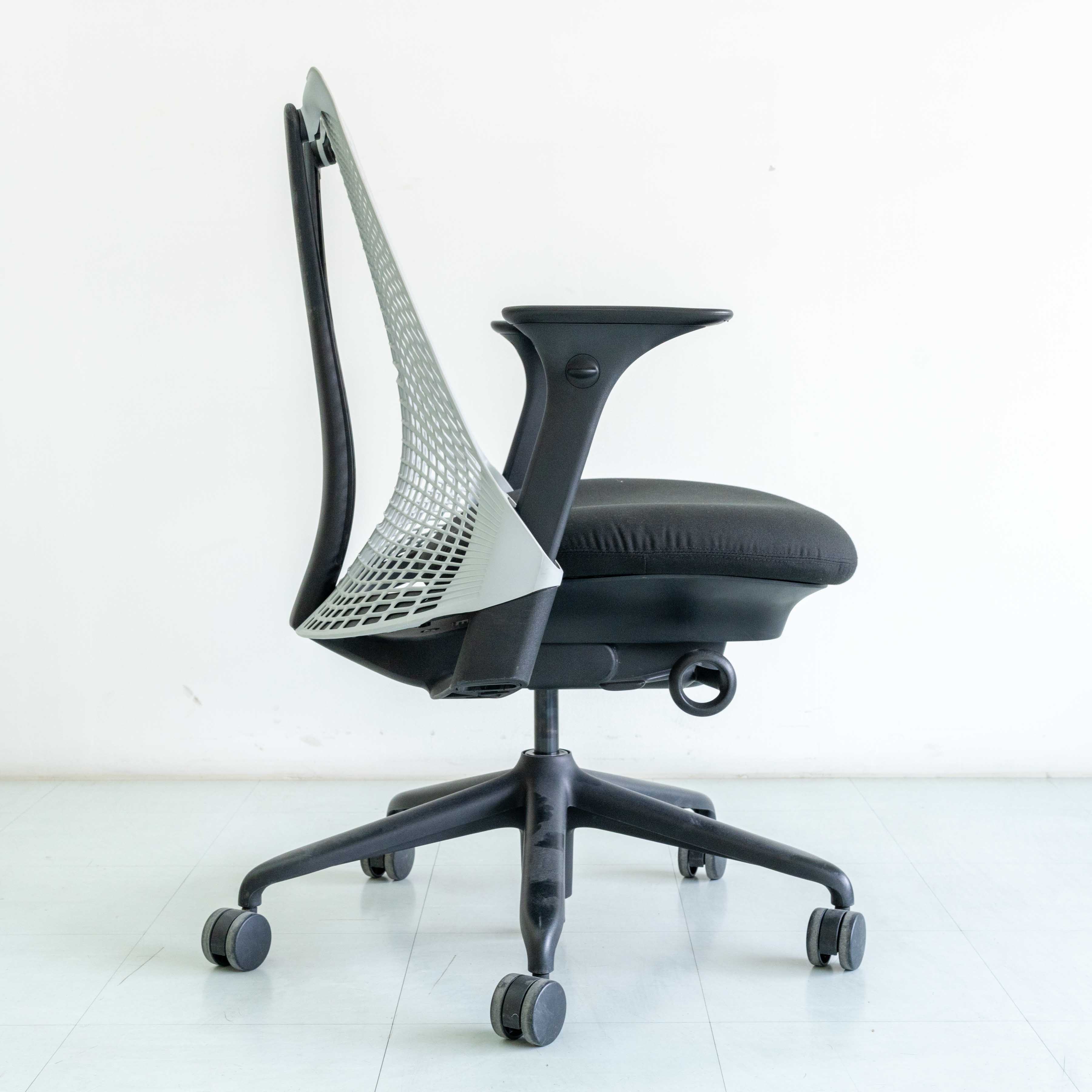 Used Herman Miller Sayl Chair – Fog | Basic Option (Fixed Tilt)