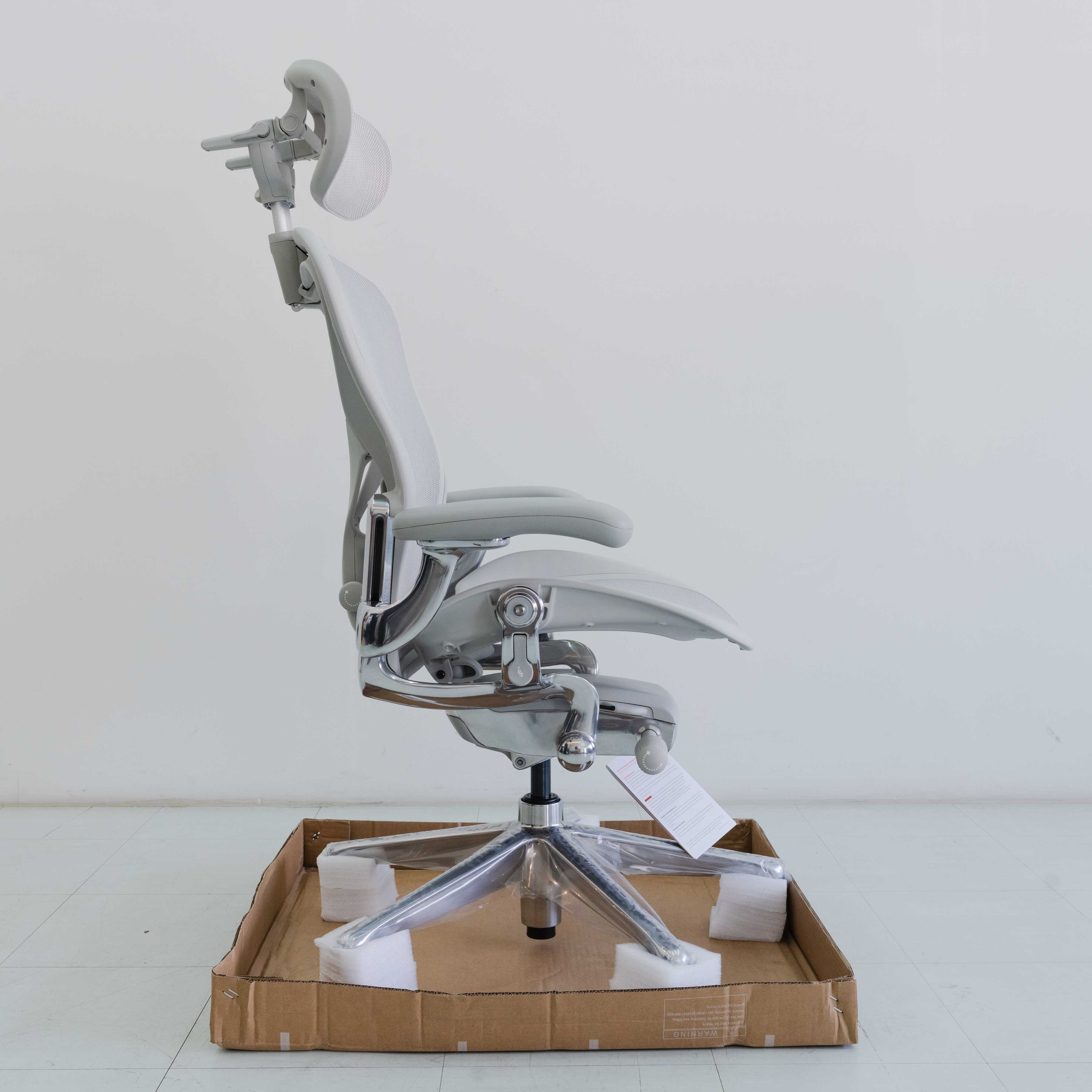 ที่รองศีรษะ Herman Miller Aeron Chair H6 จาก Engineered Now