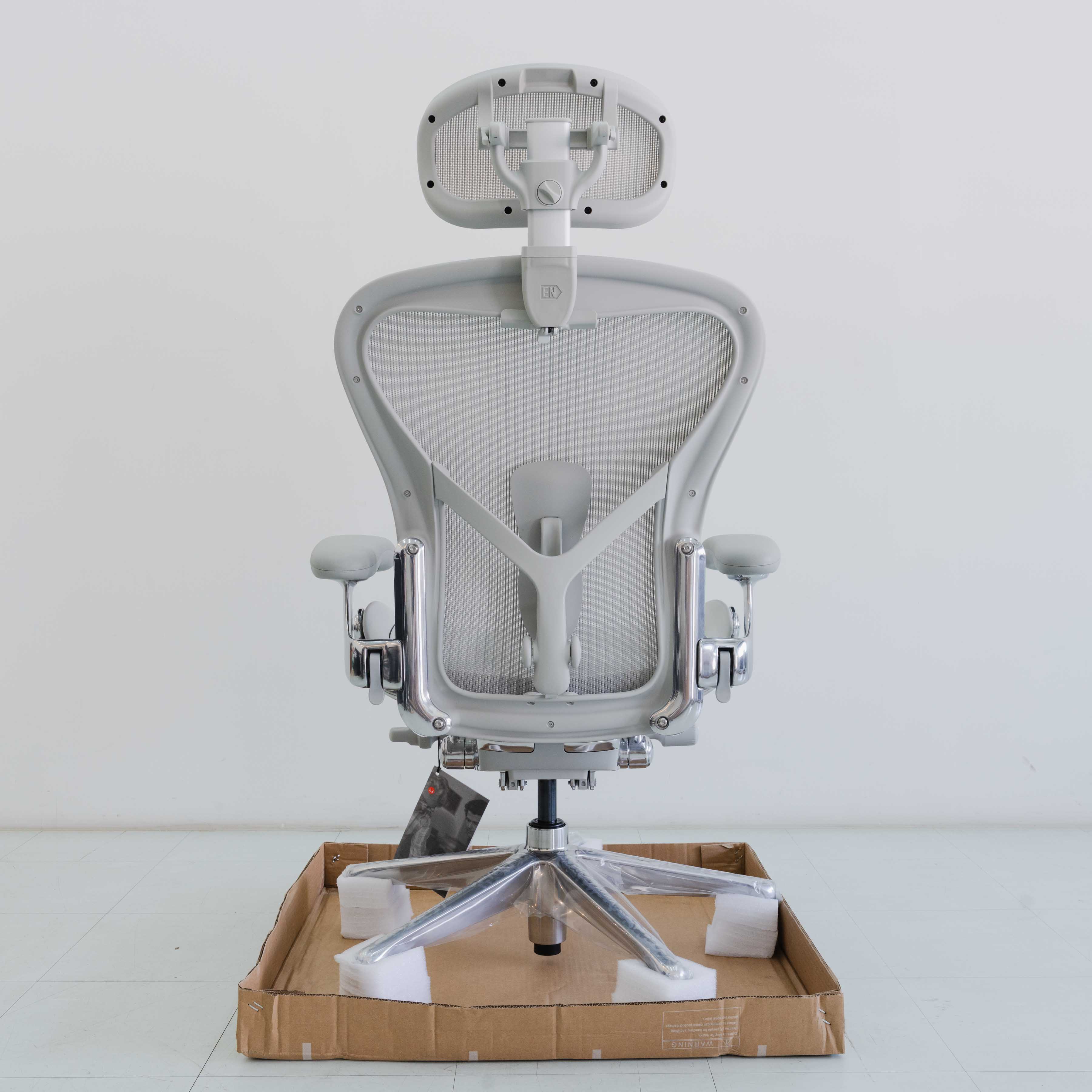 ที่รองศีรษะ Herman Miller Aeron Chair H6 จาก Engineered Now