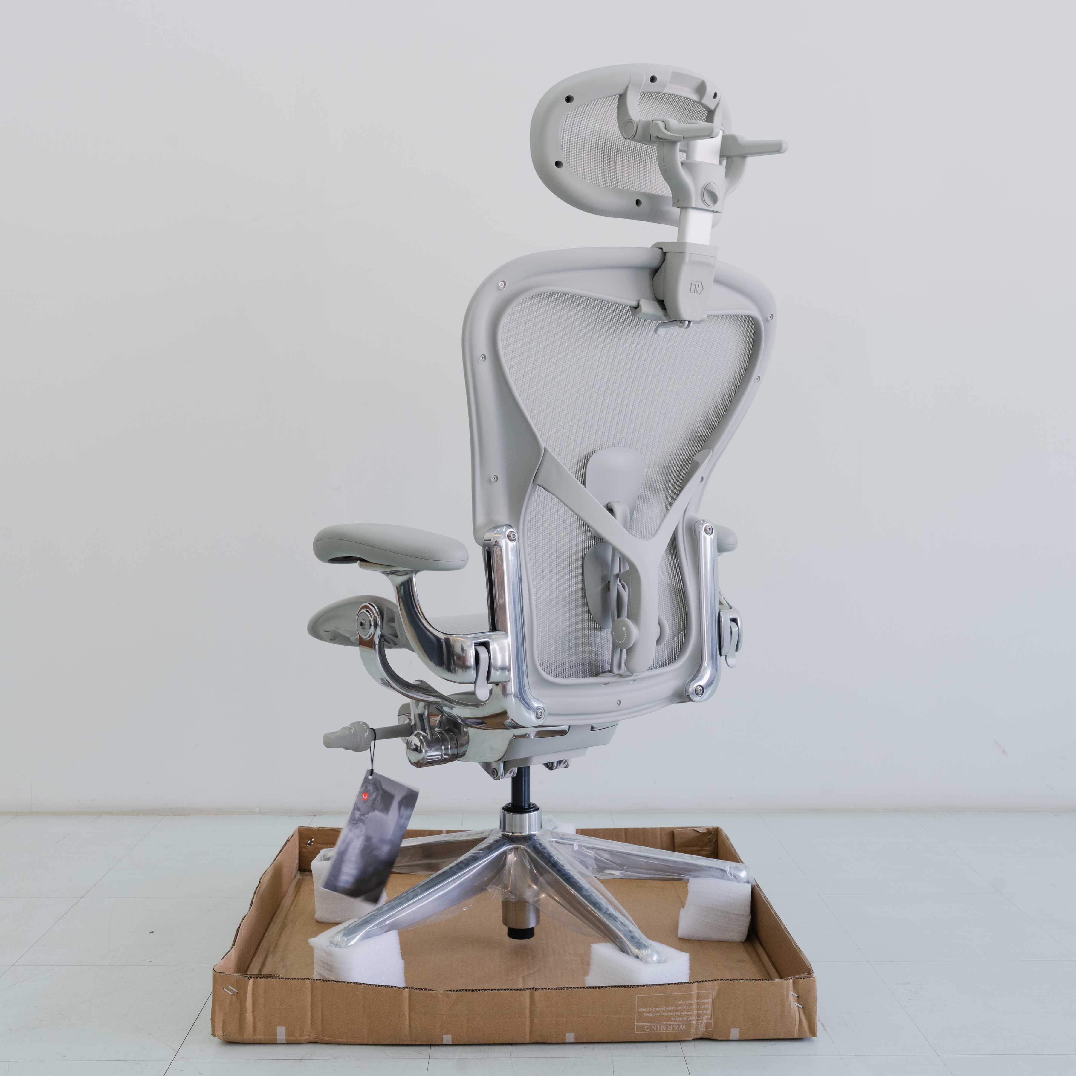ที่รองศีรษะ Herman Miller Aeron Chair H6 จาก Engineered Now