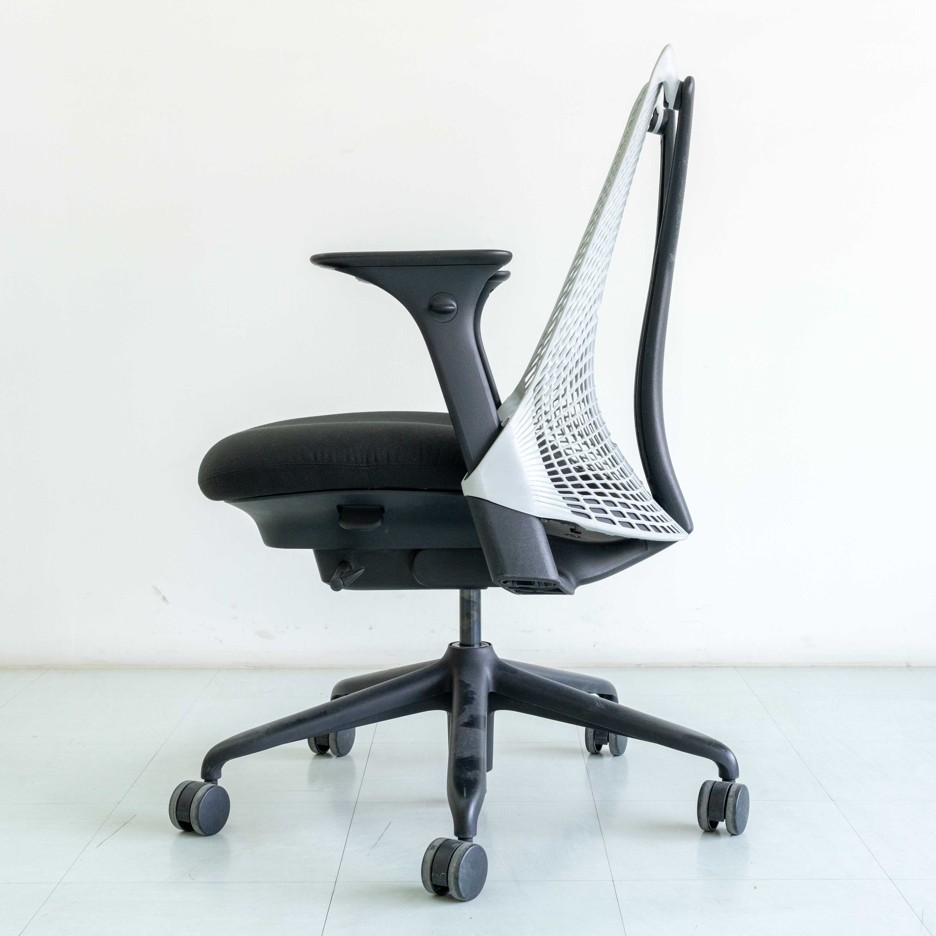 Used Herman Miller Sayl Chair – Fog | Basic Option (Fixed Tilt)