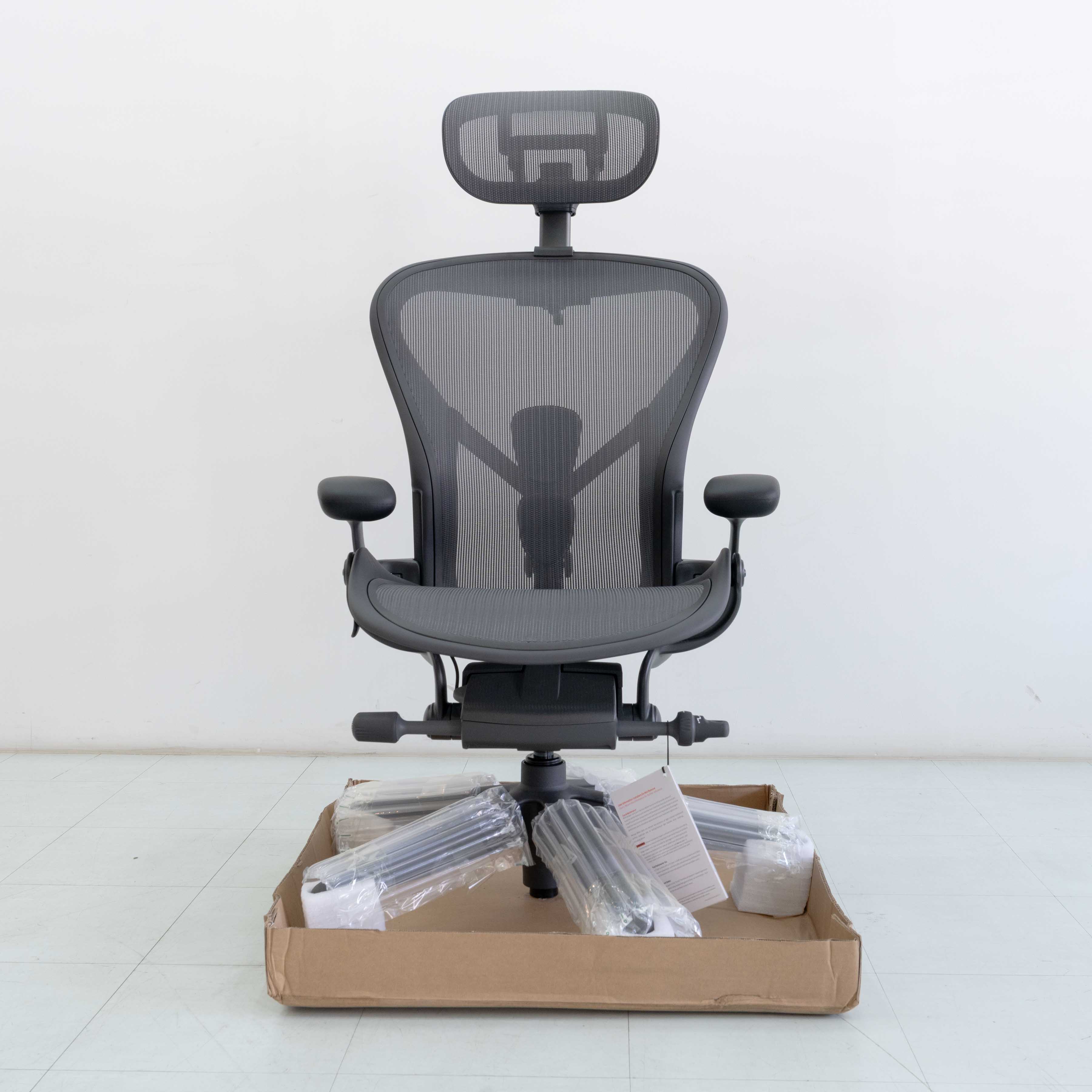 ที่รองศีรษะ Herman Miller Aeron Chair H6 จาก Engineered Now