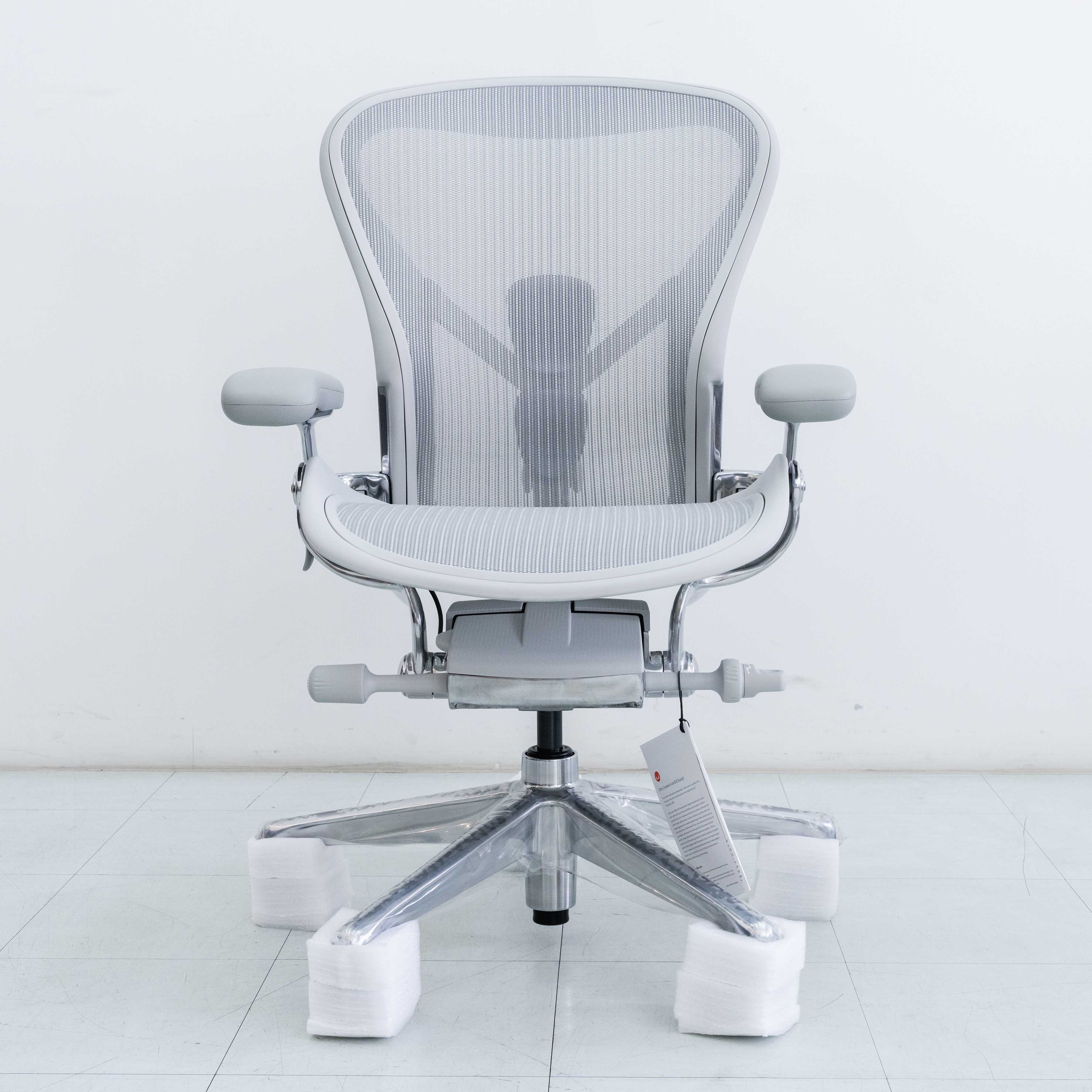 Herman Miller Remastered Aeron Chair – Mineral | Aluminium Frame