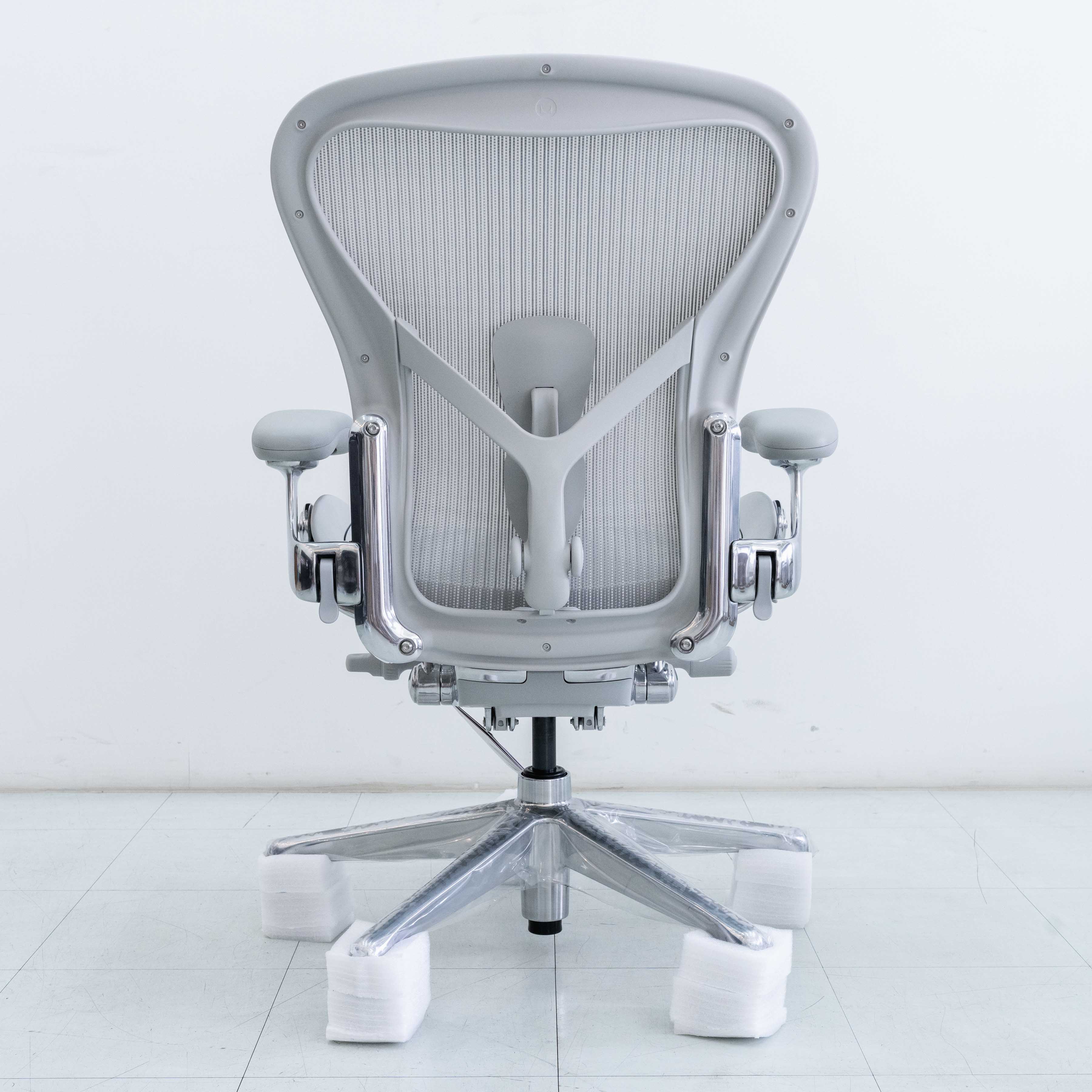 Herman Miller Remastered Aeron Chair – Mineral | Aluminium Frame