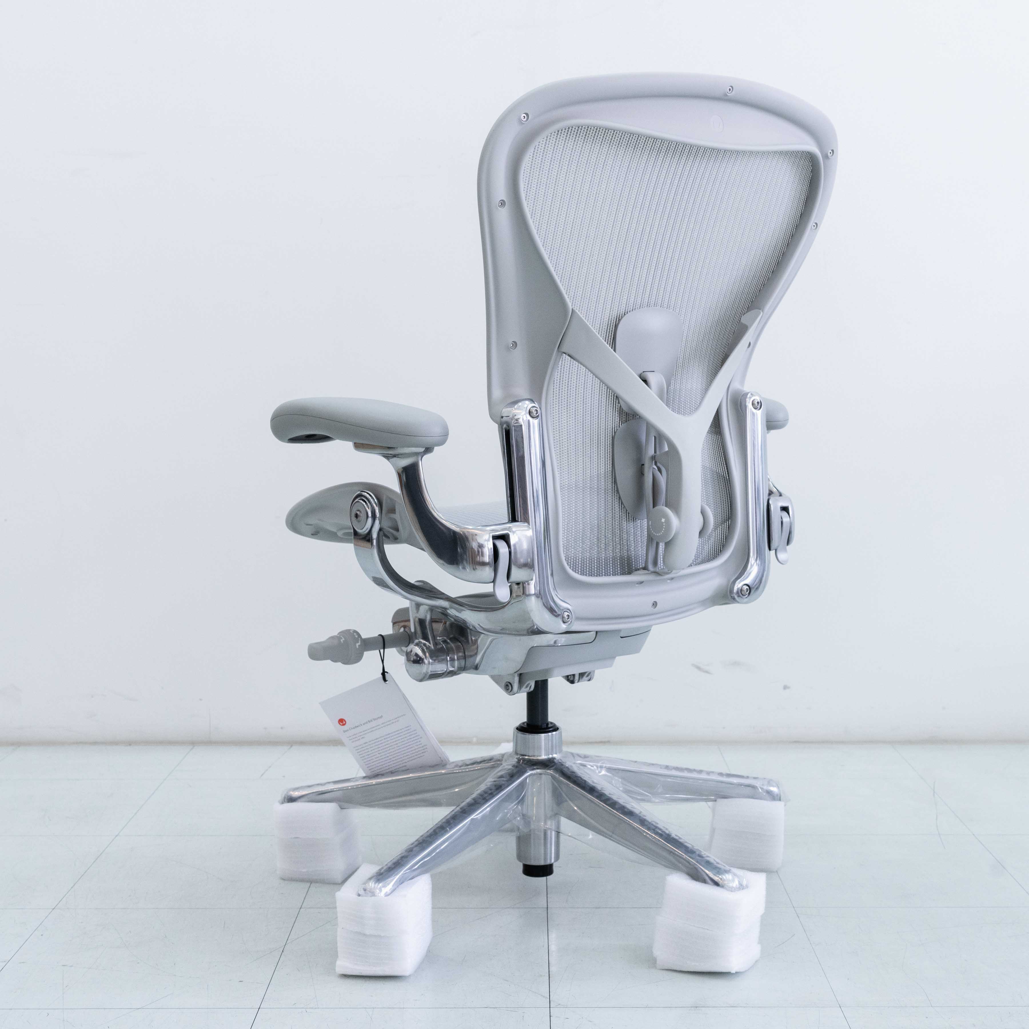 Herman Miller Remastered Aeron Chair – Mineral | Aluminium Frame