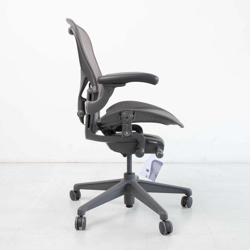 Herman Miller Remastered Aeron Chair – Graphite | Nylon Frame