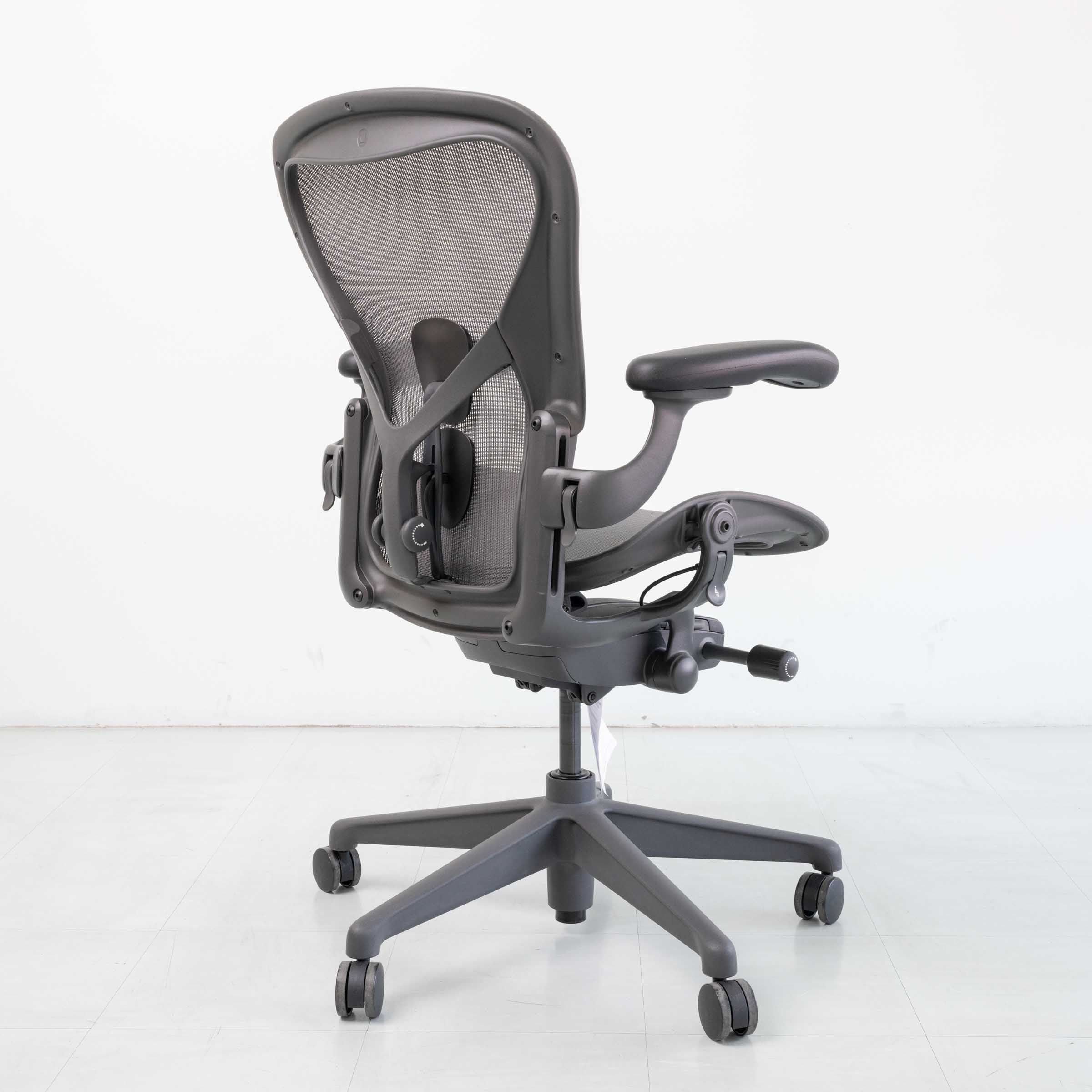 Herman Miller Remastered Aeron Chair – Graphite | Nylon Frame
