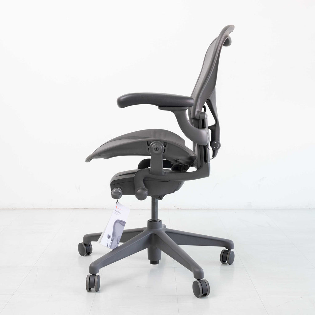 Herman Miller Remastered Aeron Chair – Graphite | Nylon Frame