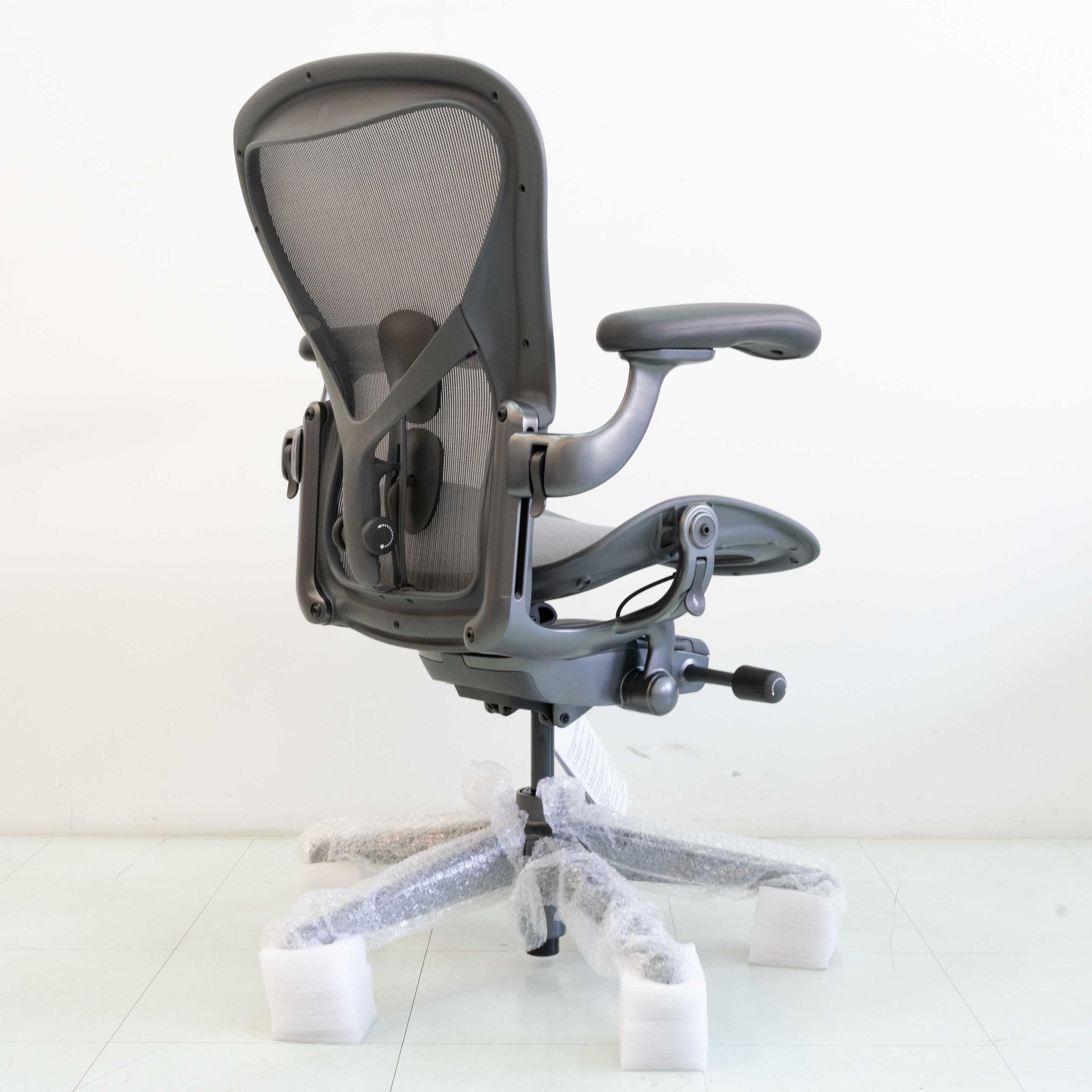 Herman Miller Remastered Aeron Chair – Carbon | Steel Frame