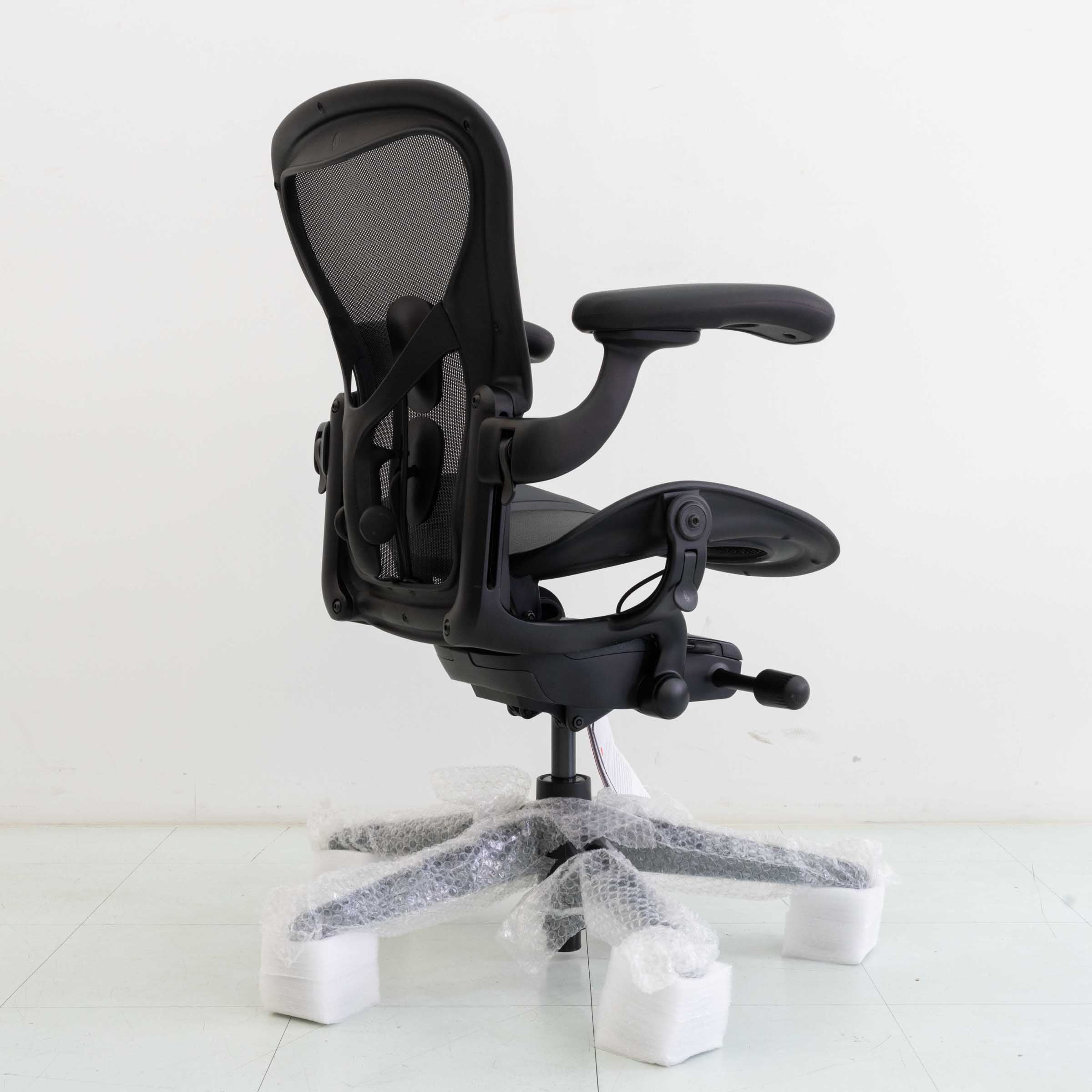 Herman Miller Remastered Aeron Chair – Onyx | Steel Frame